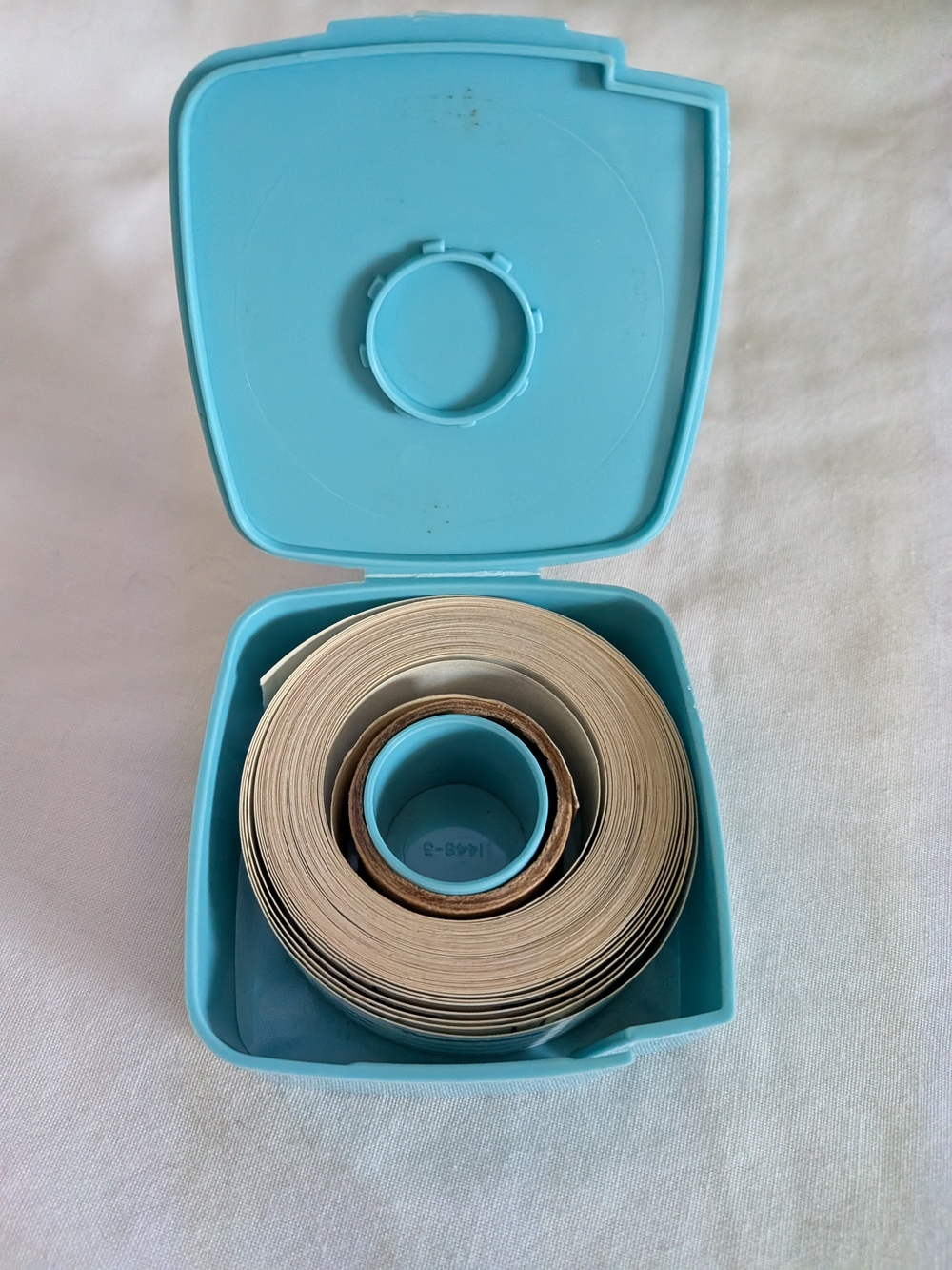 Tupperware Label Dispenser - Picture 2 of 4